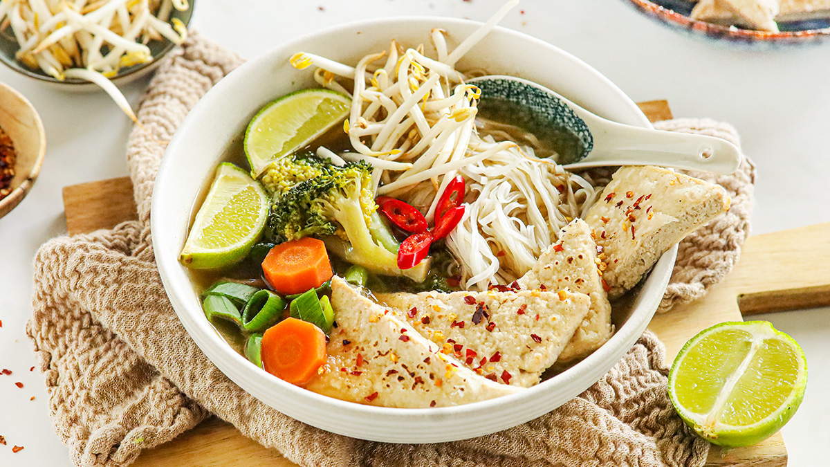 Vegan pho met tofu