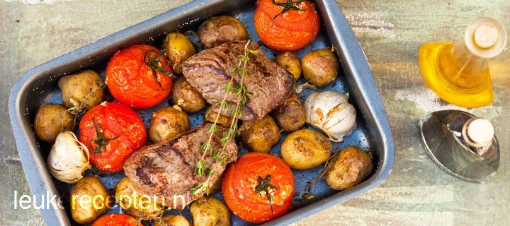 Biefstuk met tomaat en aardappeltjes