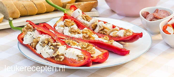 Gevulde puntpaprika van de BBQ