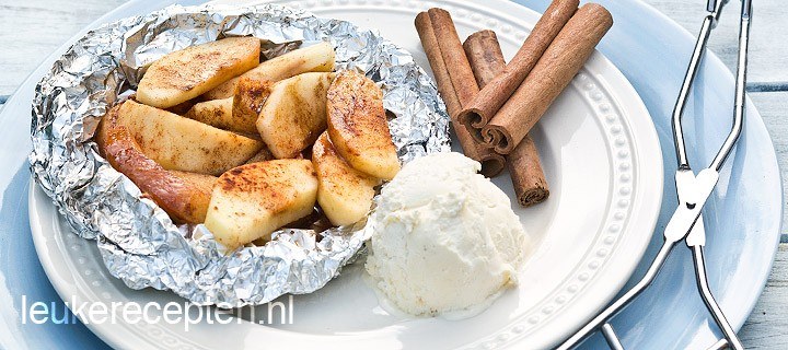 Appel met kaneel van de BBQ