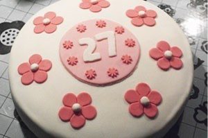 Biscuittaart met versiering