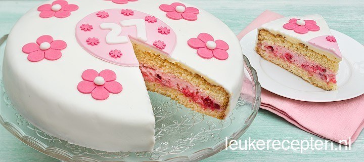 Biscuittaart met fondant