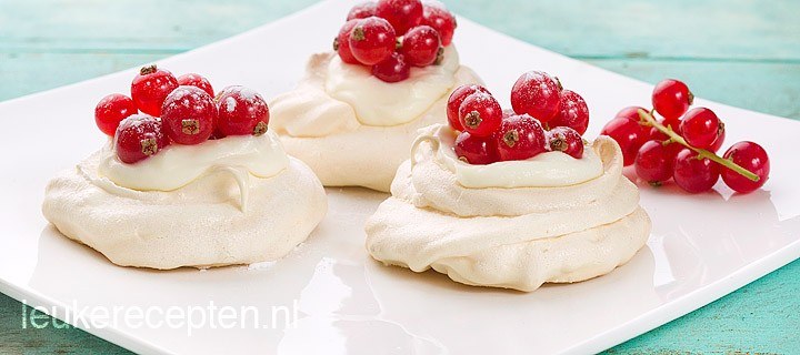Mini pavlova met fruit