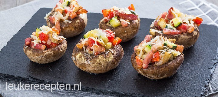 Gevulde champignons met spekjes