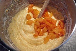 paastulband met abrikozen 01