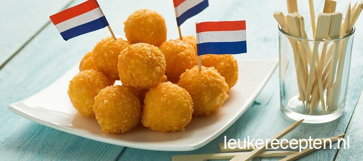 Oranje kaasballetjes