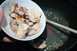 romige kip met rijst 01