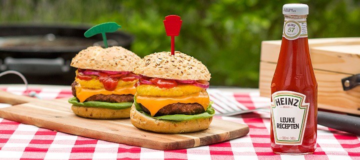 Tropische burger met ananas