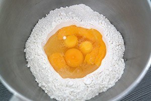 pannenkoektaart met aarbeien stap 1