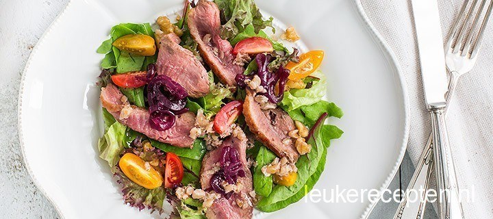 Salade met eendenborst en walnotendressing