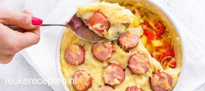 Ovenschotel met spitskool en rookworst