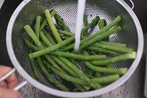 Groene asperges van de bbq stap 2