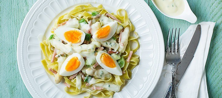 Het aspergeseizoen is begonnen! Pasta met asperges en ei
