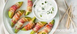 avocado met spekjes