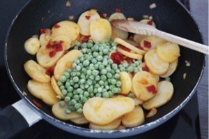 Aardappeltortilla erwten