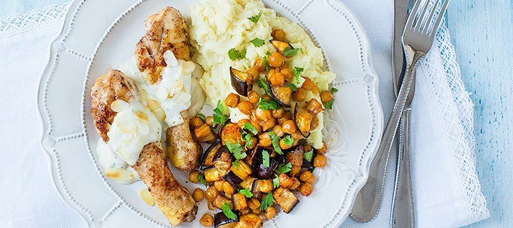 Midden Oosterse kip met amandelroomsaus