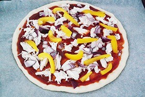 BBQ chicken pizza stap 3