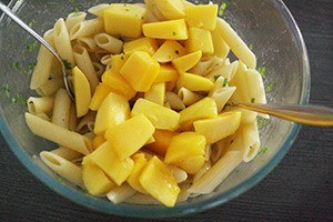 pastasalade met mango stap 2