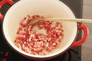 Boeuf bourguignon stap 1 - bak de spekjes