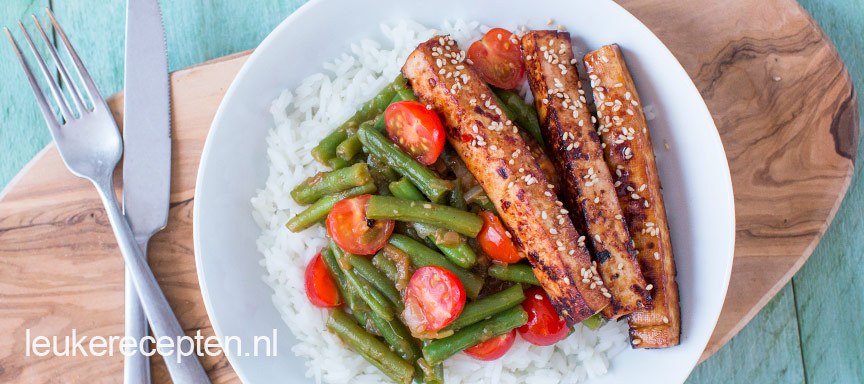 Tofu sticks met boontjes sajoer