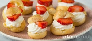 soesjes-met-aardbeien - www.leukerecepten.nl