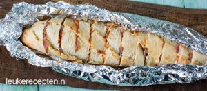 pizza-stokbrood-van-de-BBQ - www.leukerecepten.nl