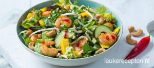 oosterse-salade-met-garnalen