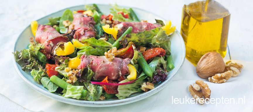 Salade met rosbiefrolletjes