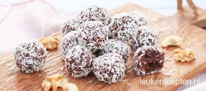 Gezonde chocoladetruffels met noten en kokos - www.leukerecepten.nl