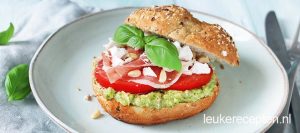 broodje-met-avocado-pesto