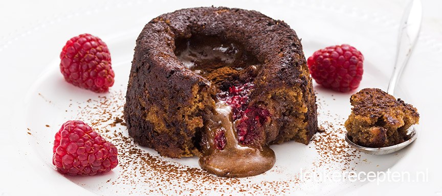 Moelleux met framboos vulling