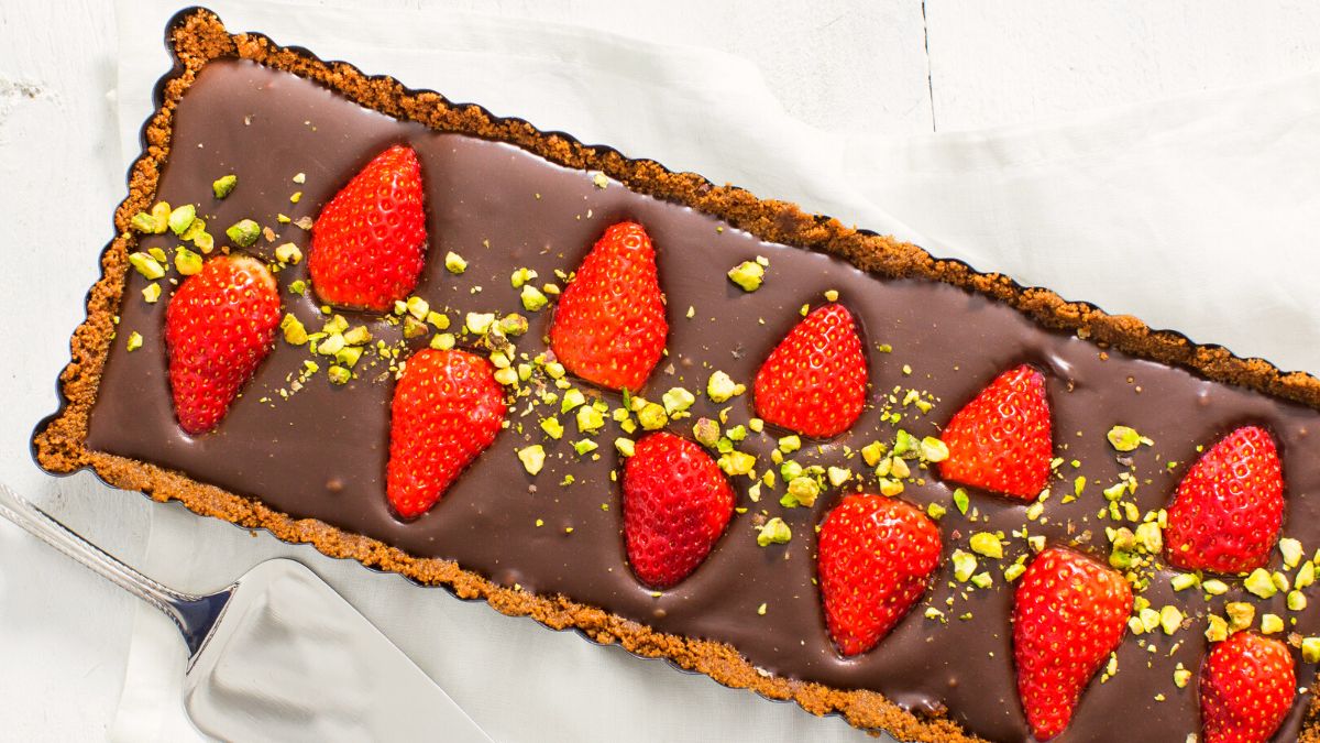 Chocoladetaart met aardbeien zonder oven