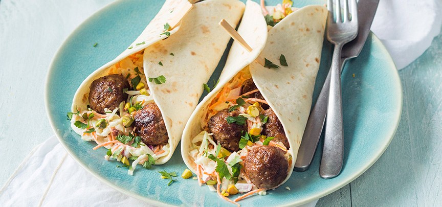 Wrap met balletjes en koolsalade uit het LeukeRecepten Magazine