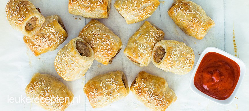 Bladerdeeghapjes met kruidige kip