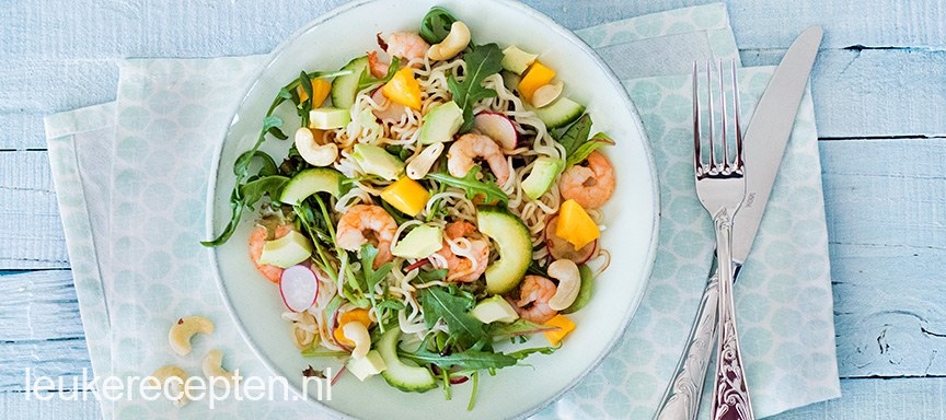 Zomerse noedelsalade met garnalen