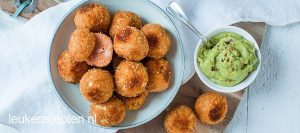 zalmballetjes-met-avocado-dip
