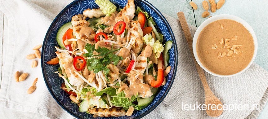 Salade kip pindadressing