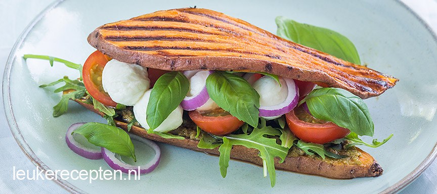 Zoete aardappel sandwich caprese