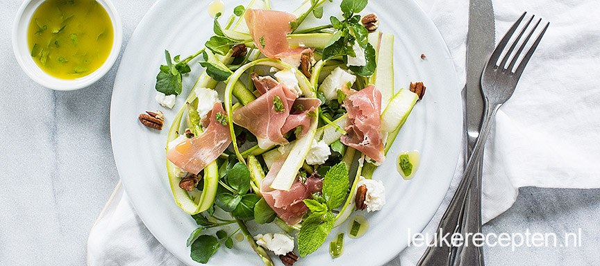 Groene asperge salade met geitenkaas