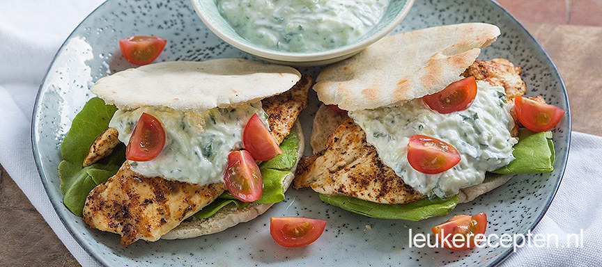 Gegrilde kip tzatziki van de BBQ