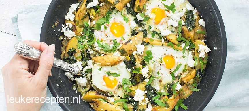Groene shakshuka met aardappel