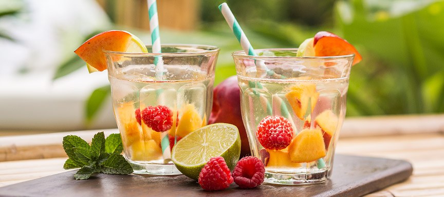 Party cocktail: tropische vlierbloesem sangria