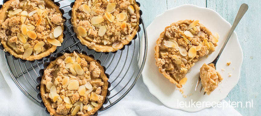 Speculaas crumble taartjes met peer