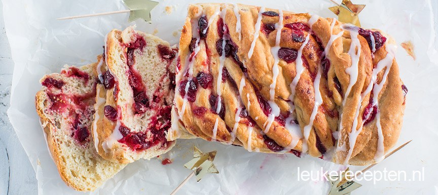 Kerst babka met cranberry
