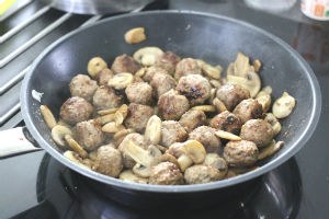 gehaktballetjes in roomsaus www.leukerecepten.nl