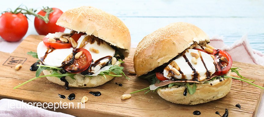Broodje caprese met parmaham