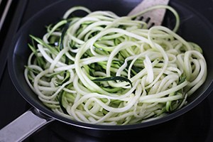 courgetti met caprese schnitzel www.leukerecepten.nl