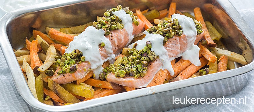 Groentefriet met zalm uit de oven