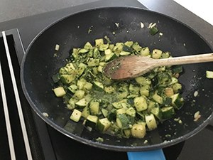 pasta-pesto-met-gehaktballetjes www.leukerecepten.nl
