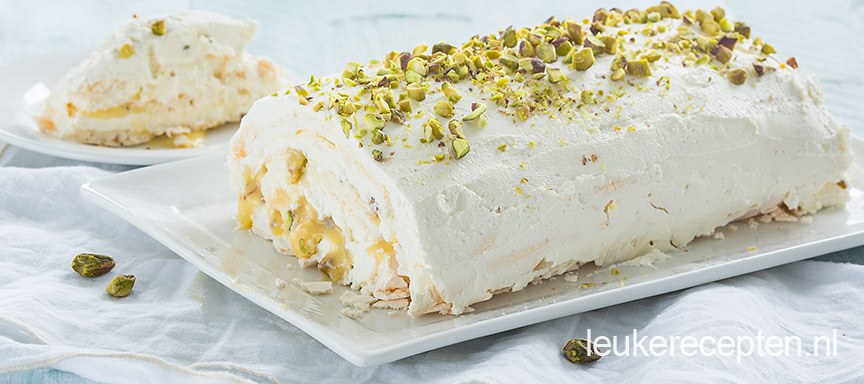 Meringuerol met lemon curd en pistache